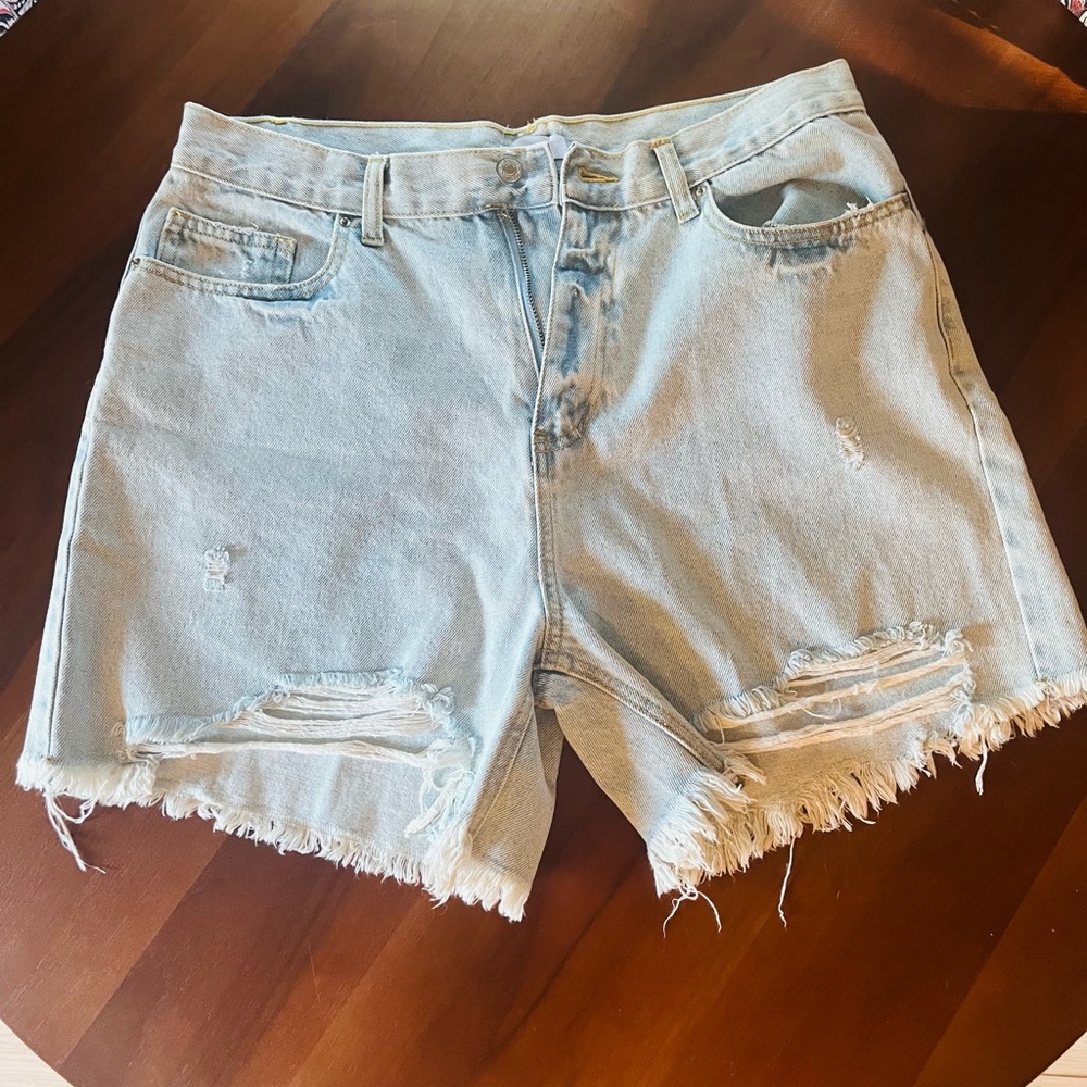 Forever 21 Distressed high rise shorts sz 10-12